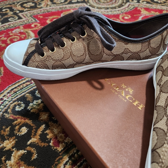 Authentic Coach Signature Brown & Tan Low Sneakers 6.5 - Picture 4 of 11
